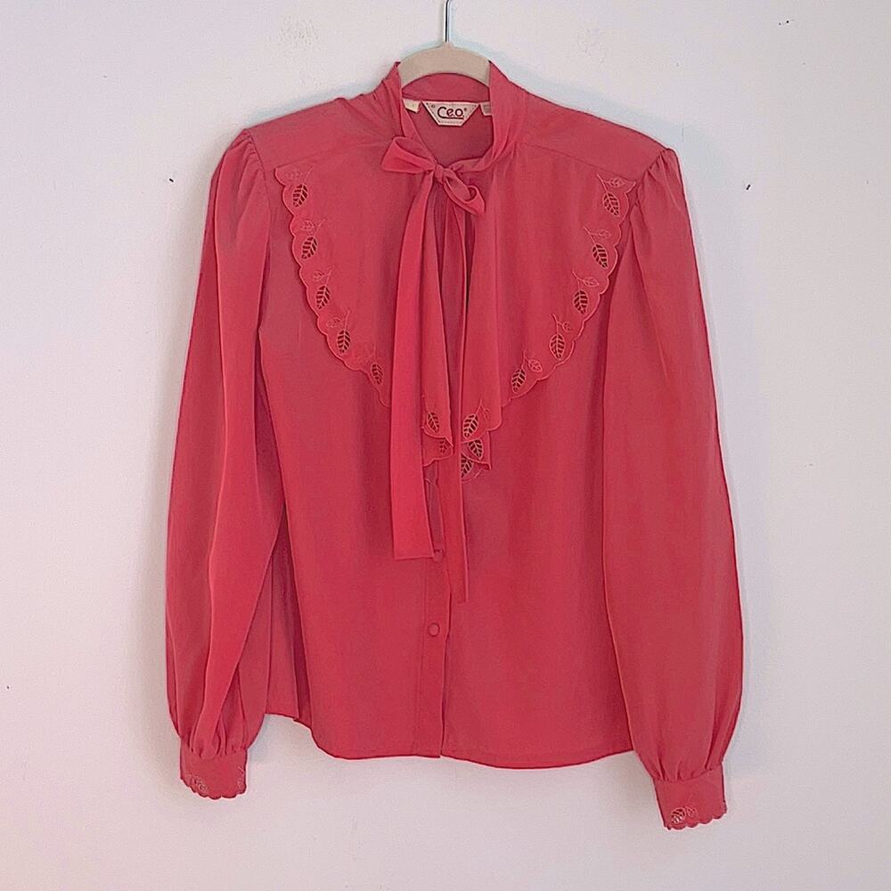 Vintage bow laser cut embroidered collar button up top sz 10